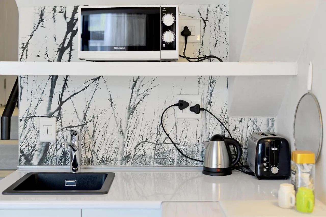 The Bijoux 2-5 - No Load Shedding Apartment Cape Town